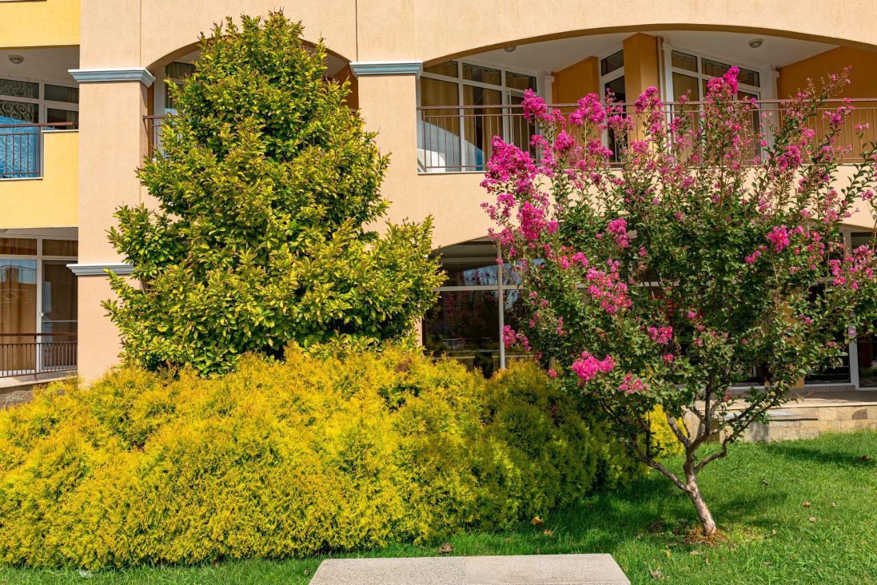 Menada Grand Resort Apartments Aheloy Extérieur photo